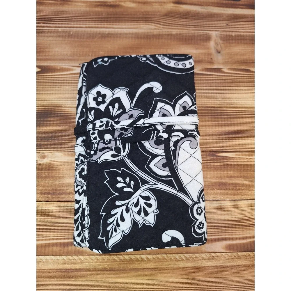 Vera Bradley All Wrapped Up Jewelry Roll‎ in Midnight Paisley